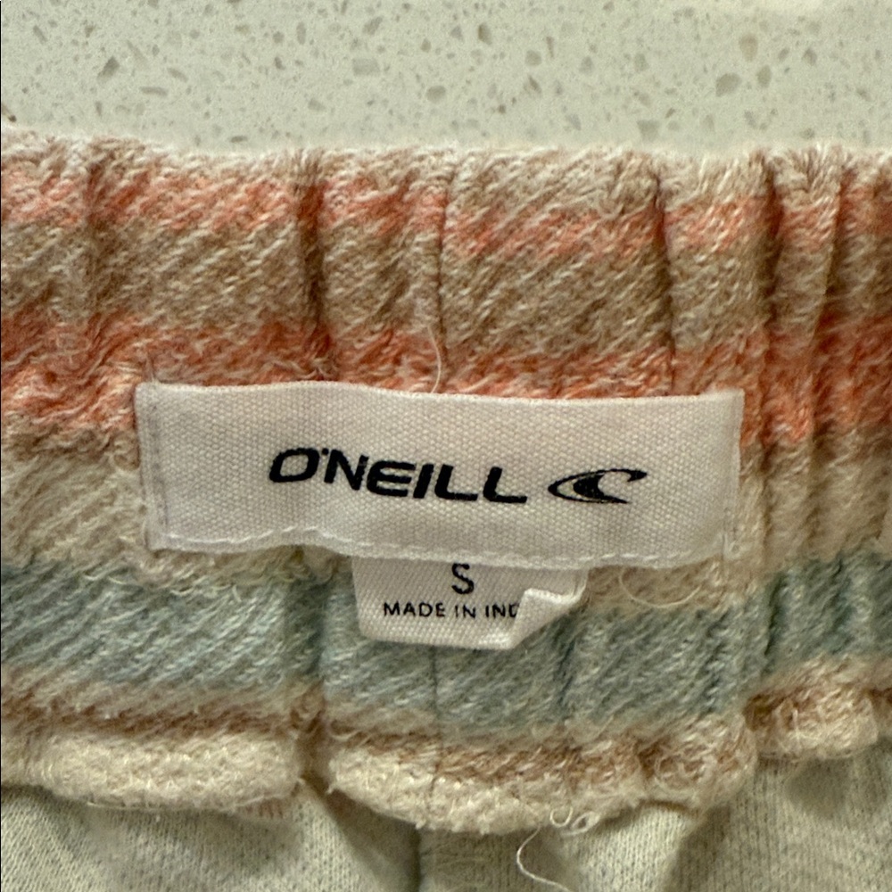 O’neill Rosarito shorts and hoodie set size small - Picture 9 of 9